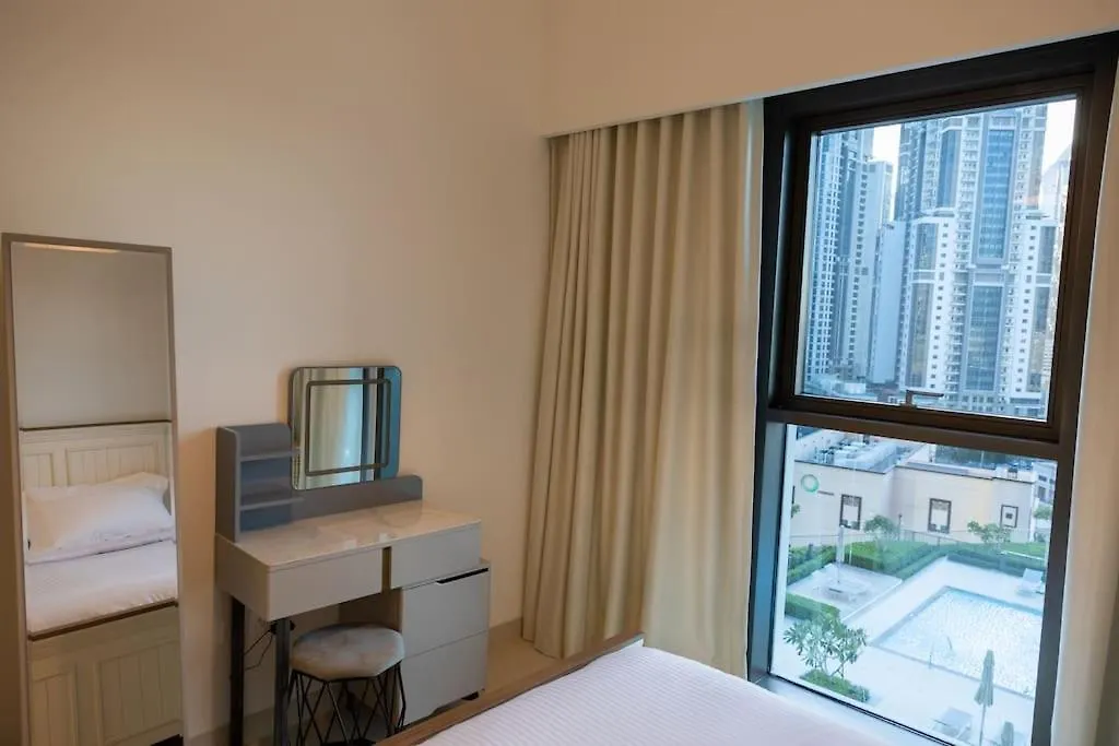 Luxury Apartment At Burj Crown By Emaar Dubai