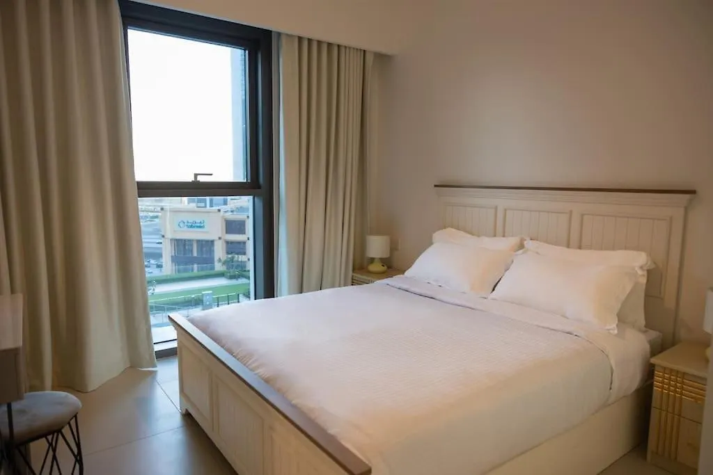 Luxury Apartment At Burj Crown By Emaar Dubai