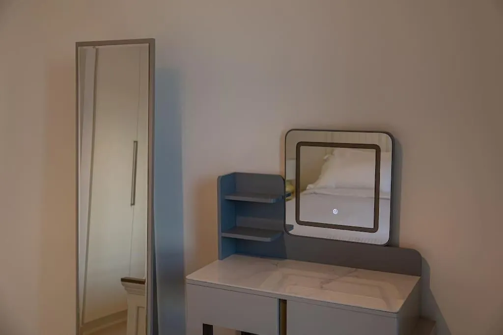 Luxury Apartment At Burj Crown By Emaar 두바이